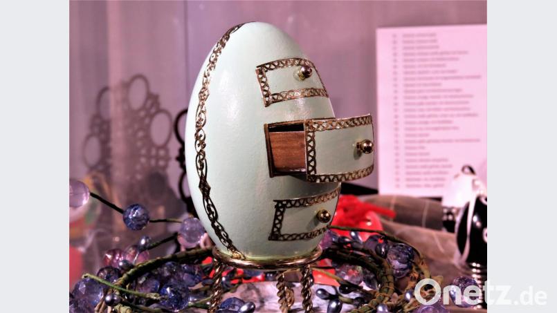 Das Schubladen-Ei ist eine ausgesprochen nette Variante in der Palette der kreativen Ostereier. Dieses Exponat ist nur eines von vielen, die Anna Kaltenecker seit 20 Jahren fertigt. Bild: ubb