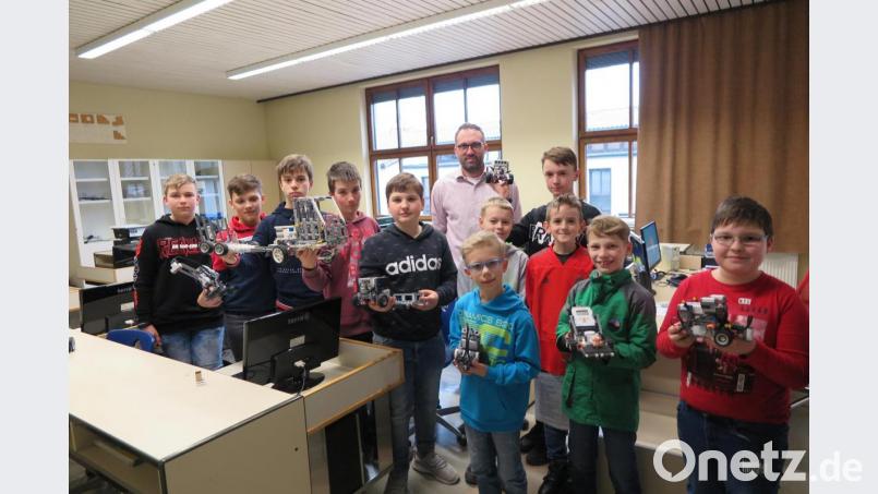 Nicht nur ältere, sondern auch jüngere Schüler interessierten sich für Robotik. Bild: jzk