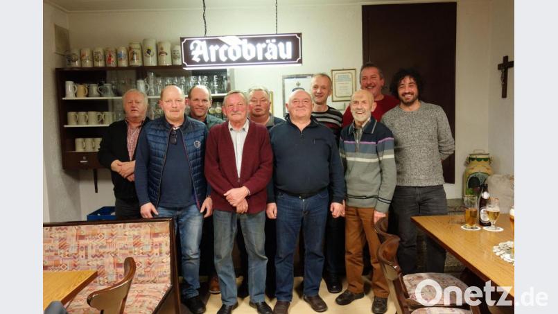 Die Züchter Peter Walbrunn, Josef Bäumler, Hans Irlbacher, Erwin Voit, Manfred Kühn, Johann Bäumler, Josef Prem, Albert Gollwitzer, Gerhard Lehner und Adil Lazaa Rhoani (von links). Bild: gi