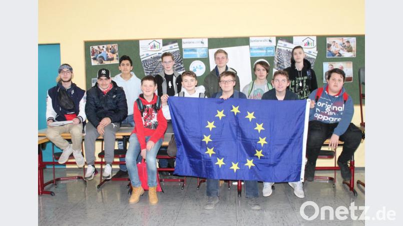 die Pressather Achtklässler schlüpfen für drei Stunden in die Rolle der Innenminister von zehn Mitgliedsstaaten der Europäischen Union. Bild: nn