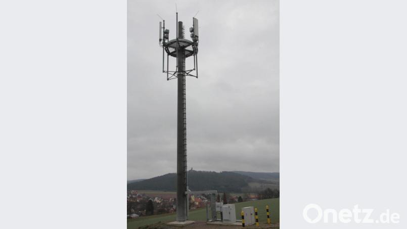 Der Funkmast, den das Unternehmen Telefonica am &quot;Tradl&quot; in Niedermurach betreibt, ist seit Dienstag in Betrieb. Mit dieser Nachricht überraschte Bürgermeister Martin Prey die Gemeinderäte. Bild: frd