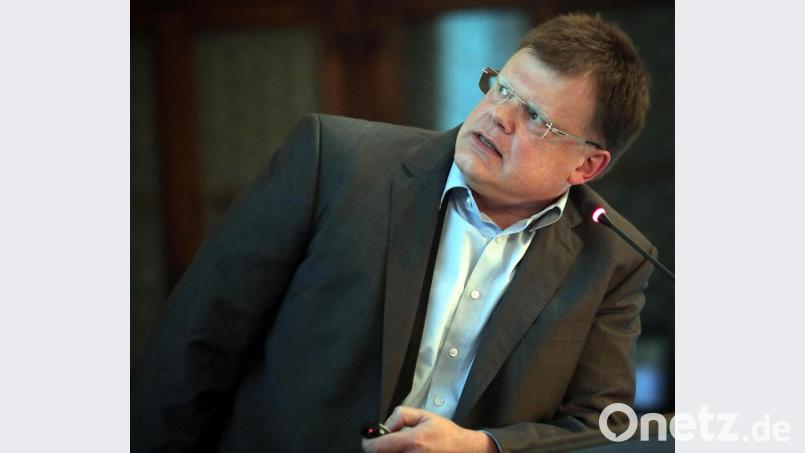 Dieser Mann kennt sich aus mit Schwarzen Löchern: Professor Jörn Wilms vom Astronomischen Institut der Universität Erlangen-Nürnberg. Bild: Wolfgang Steinbacher