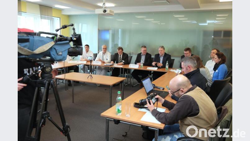 Am Klinikum St. Marien fand am Freitagnachmittag wegen des Coronavirus eine Pressekonferenz statt. Mittlerweile gibt es drei bestätigte Fälle im Landkreis Amberg-Sulzbach. Bild: Wolfgang Steinbacher