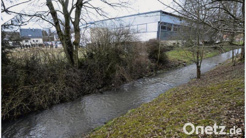 Hier wird die Brücke über den Rosenbach die Standorte verbinden. Bild: Stephan Huber