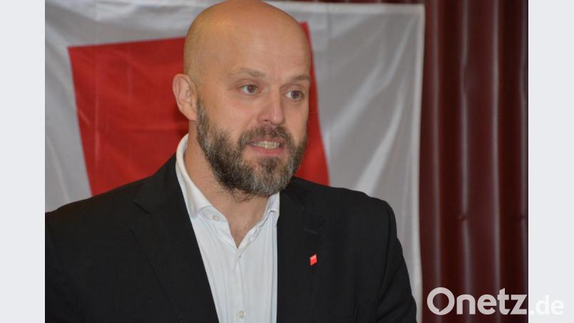 Petr Arnican ging auf die aktuelle politische Situation in Deutschland, Europa und der Welt ein. Dabei wünschte er sich, dass die Gewerkschaften wieder mehr agieren, als nur reagieren. Bild: jr