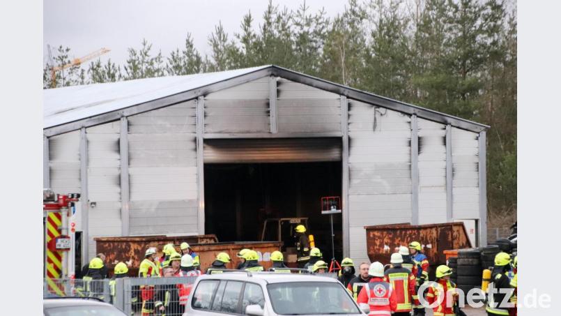 Die Einsatzkräfte haben den Brand schnell unter Kontrolle. Bild: jma