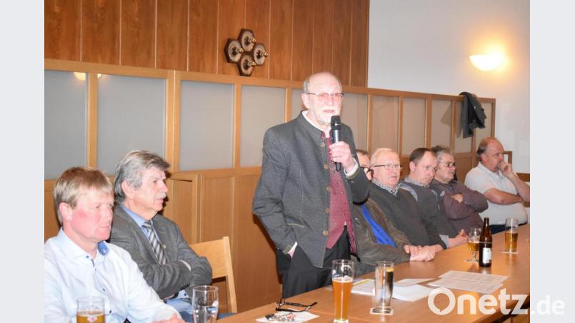 In seiner letzten Bürgerversammlung informierte Bürgermeister Georg Köppl ausführlich über das Geschehen in der Gemeinde Altendorf. Bild: bnr