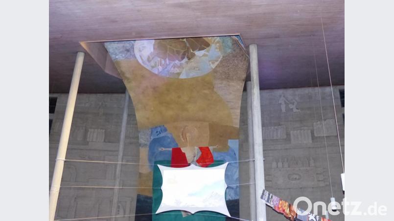 Das imposante Altarbild wurde perfekt in Szene gesetzt Bild: hme