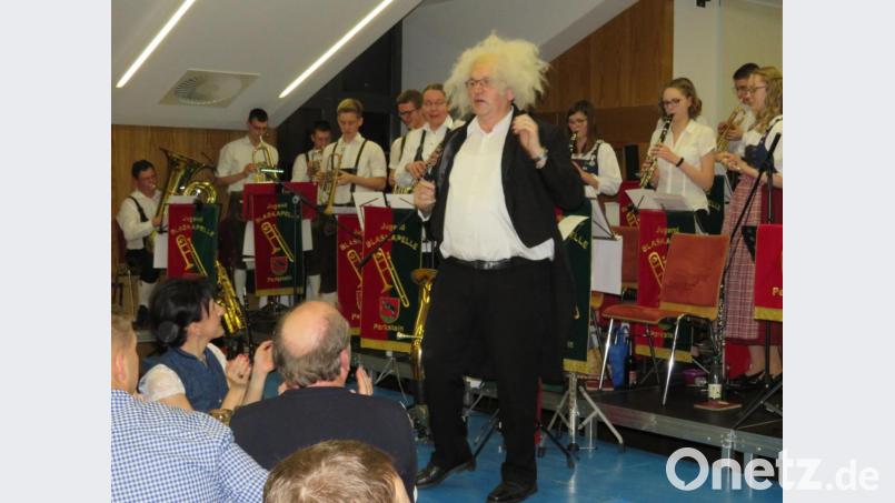 Tolle Stimmung gab es beim Starkbierfest der Jugendblaskapelle Parkstein Bild: adj