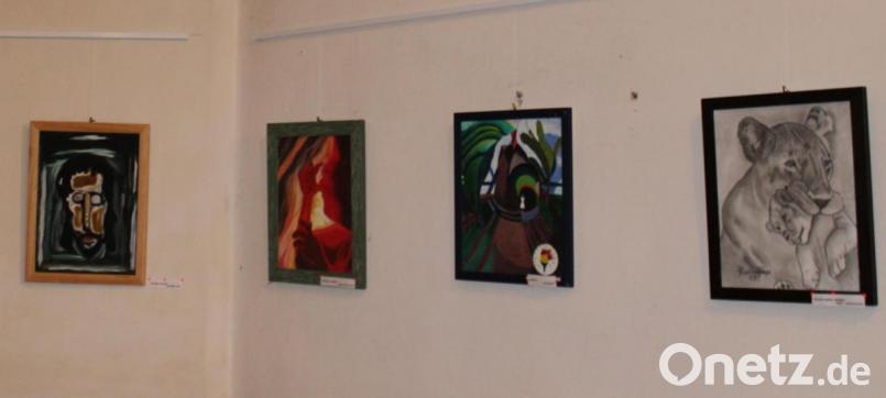 Im Ambiente der Nikolauskirche sind die Bilder der Gefangenen besonders beeindruckend. Bild: gjb