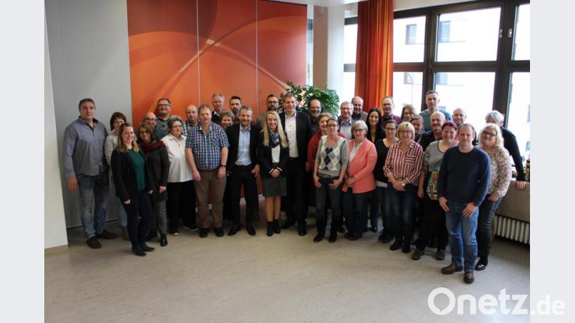 Die Betriebsrätevollkonferenz mit der Kliniken-Leitung (vorn Mitte) Bild: exb
