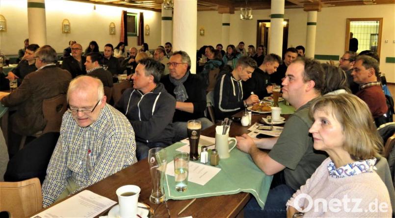 Wieder gut besucht war auch die zweite Mitgliedervesammlung, bei der man jjetzt auch offiziell den Mitgliederantrag ausfüllen konnte. Bild: ubb