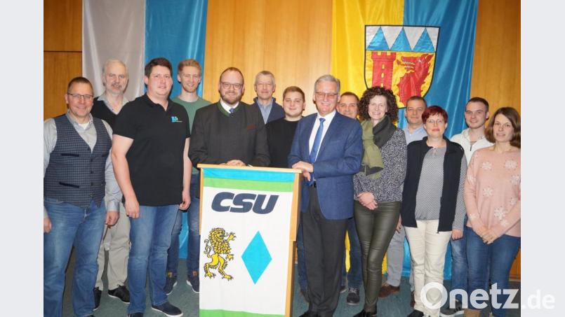 Bei der einzigen Wahlveranstaltung der CSU Irchenrieth stellen sich erstmals auch die Bewerber für den Gemeinderat zur Wahl am 15. März vor. Bild: du