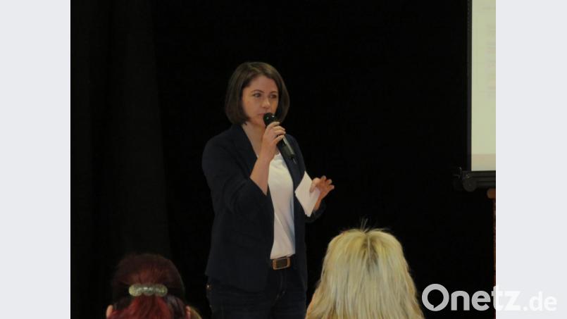 Information und Unterhaltung beim Infotainment-Live-Event der Mittelschule moderiert von Margit Ringer. Bild: adj