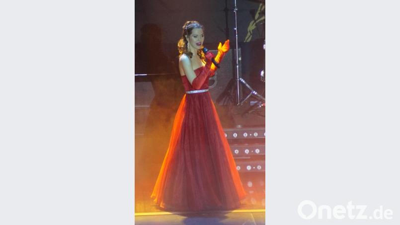 Sängerin Ann-Cathrin Musil ergänzte das Quartett mit ihrer ausgebildeten Sopranstimme und glänzte in der Rolle von Starsopranistin Montserrat Caballé. Bild: weu