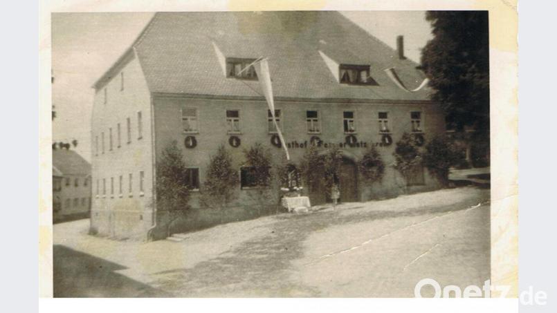 Hier im Saal dieses Anwesens „Goldener Löwe“ in Moosbach führte der Pfleger von Burgtreswitz die Gemeindewahlen 1670/71 durch. Bild: gi (Archiv)