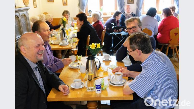 Gemütlich geht es zu beim Seniorennachmittag in Oberbibrach. Bild: do