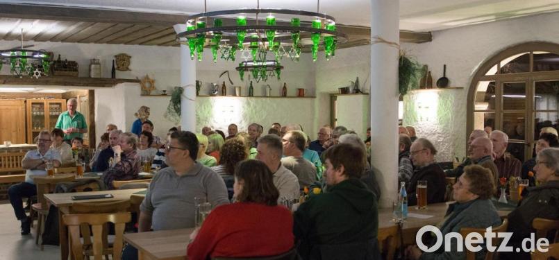 Zahlreiche interessierte Gäste waren zur alljährlichen Filmvorführung von Hans Meister gekommen. Bild: nza