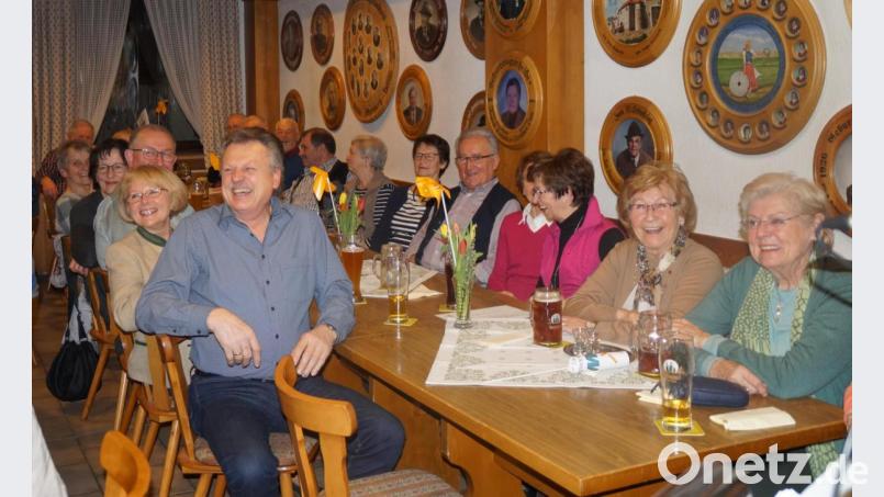 Superstimmung herrschte im Schützenheim beim Starkbierfest. Bild: weu
