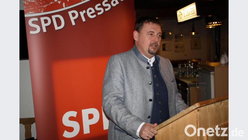 SPD-Kreisvorsitzender Markus Ludwig ruft seine Parteifreunde auf, sich vor allem derer anzunehmen, die mit dem Gedanken spielten, ihr wervtolles Wahlrecht nicht wahrzunehmen oder für Parteien der &quot;politischen Ränder&quot; zu stimmen. Bild: bjp
