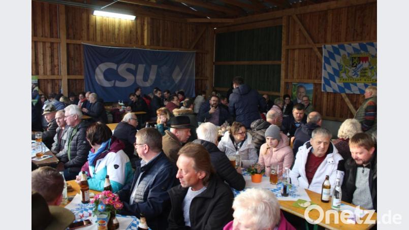 Bis auf den letzten Platz war die Pelzerhalle beim CSU-Grillfest belegt. Bild: soj