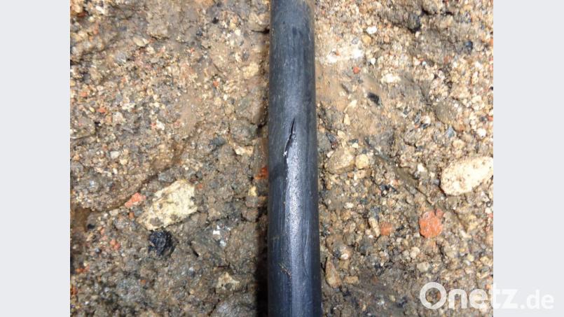 So ein Riß ist schnell mal entstanden, und dann geht viel Wasser verloren. Bild: exb