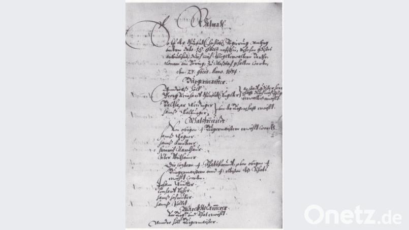 Ein wichtiges Dokument zur Geschichte von Moosbach ist das 350 Jahre alte Protokoll der Ratswahlen von 1670/71. Bild: gi (Archiv)