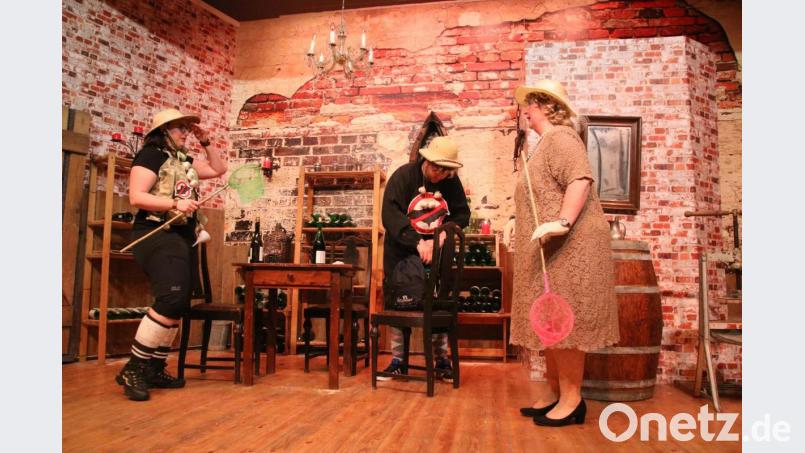 Bei einem früheren Stück der Bauernbühne waren auch schon mal Vampir-Jäger in einem Weinkeller zugange. Bild: mfh