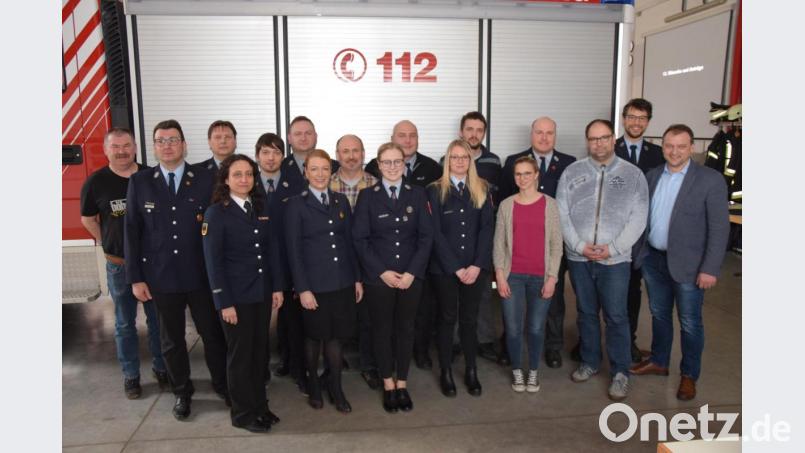 Beföerdungen und Ehrungen für bis zu 30 Jahre aktive Dienstzeit bei der Feuerwehr Leuchtenberg Bild: fz