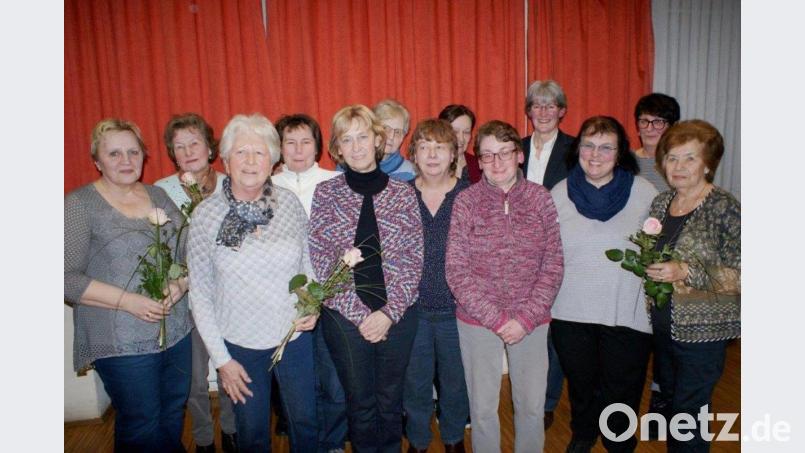 Die Mitglieder des Frauenbunds St. Johannes freuen sich über ihre Ehrung. Bild: exb/Ursula Schreier