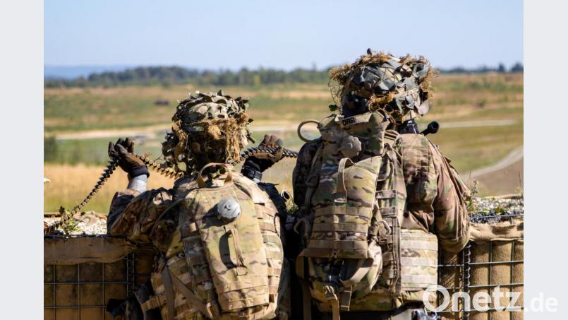 US-Fallschirmjäger üben auf dem Truppenübungsplatz Hohenfels. In der Garnison im Kreis Neumarkt gibt es jetzt einen Coronafall - bei einem deutschen Mitarbeiter. Bild: (U.S. Army photo by Pfc. Matthew J. Marcellus)