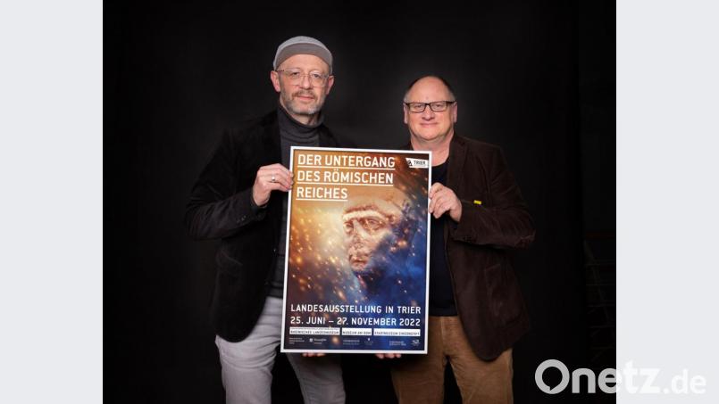 Die Amberger Manfred Wilhelm (links) und Wilhelm Koch mit ihrem prämierten Design. Bild: exb