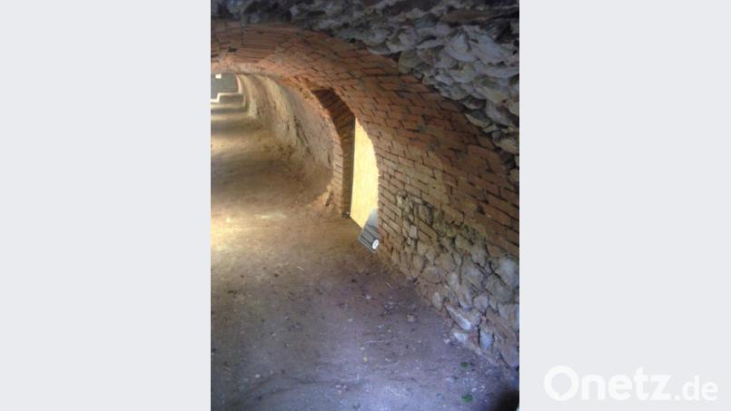 Blick ins Innere eines Felsenkellers. Bild: sef
