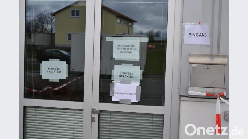 Das Test-Zentrum in Tirschenreuth ist mittlerweile an der Einsteinstraße im ehemaligen Gebäude der Firma Printec untergebracht. Dort werden nur Personen getestet, die vorher durch das Gesundheitsamt vorgeladen wurden. Bild: rti