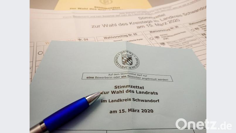 Darf man den eigenen Stift verwenden bei der Kommunalwahl am Sonntag? In Zeiten von Corona stellen sich neue Fragen, die aber schon geregelt sind. Bild: Clemens Hösamer