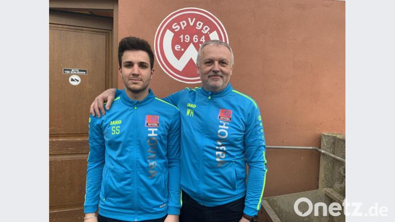 Zwei neue Gesichter auf dem Hellberg (von links): Sajjad Shakir wechselt aus Hersbruck zur SpVgg Weigendorf/Hartmannshof, bei der jetzt Werner Kirchhoff das Training leitet. Bild: exb