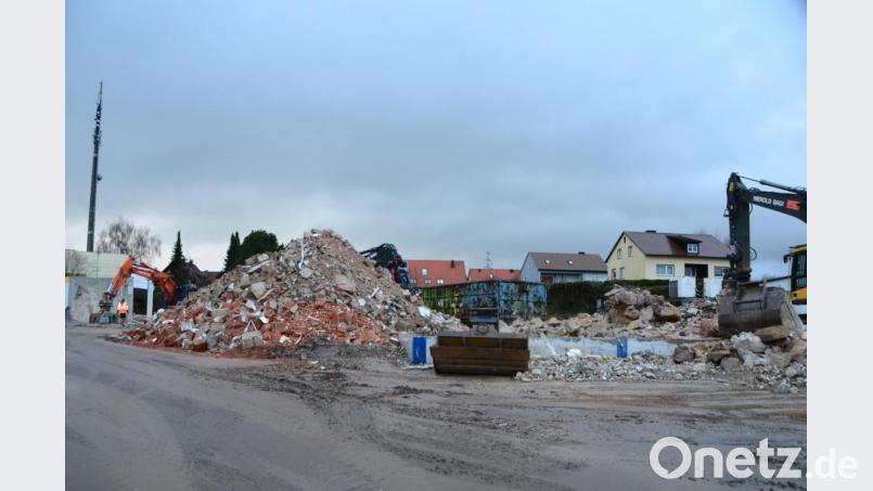Auf dem gesamten Areal wird mit Hochdruck gearbeitet. Bild: dob