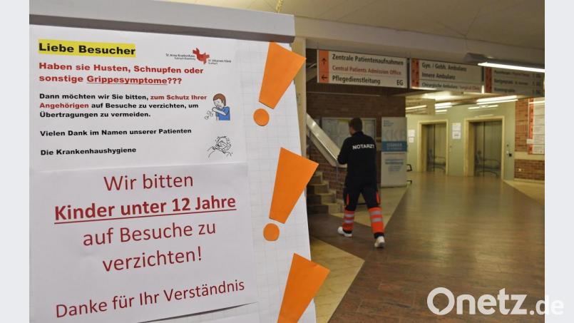 Mitte der Woche hieß es noch im Krankenhaus St. Anna in Sulzbach-Rosenberg, dass Kinder unter zwölf auf Besuche verzichten sollen. Das Besuchsverbot gilt ab sofort für alle in allen Krankenhäusern im Landkreis und im Klinikum in Amberg. Bild: Petra Hartl