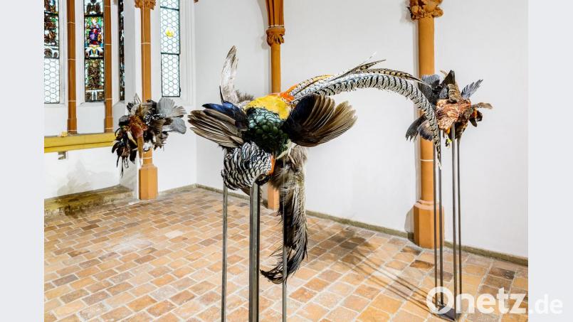 Die Mischung macht es: Die Künstlerinnen Noa Pane und Barbara Sophie Höcherl ergänzen einander im Luftmuseum in Amberg Bild: Marcus Rebmann