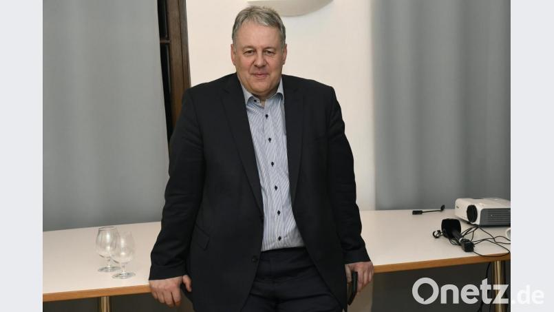 Ein kurzes Durchschnaufen, nachdem das Wahlergebnis am Sonntagabend feststand. Doch am Montag muss Landrat Richard Reisinger gleich wieder durchstarten: Das Coronavirus gönnt ihm keine Pause. Bild: Petra Hartl