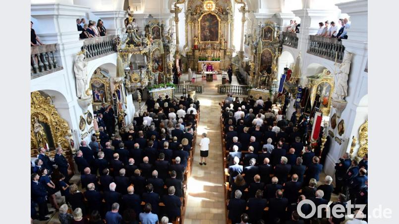 Das Bild von prall gefüllten katholischen Kirchen wird es in Auerbach und Umgebung in den nächsten Wochen erst einmal nicht mehr geben. Bild: Petra Hartl