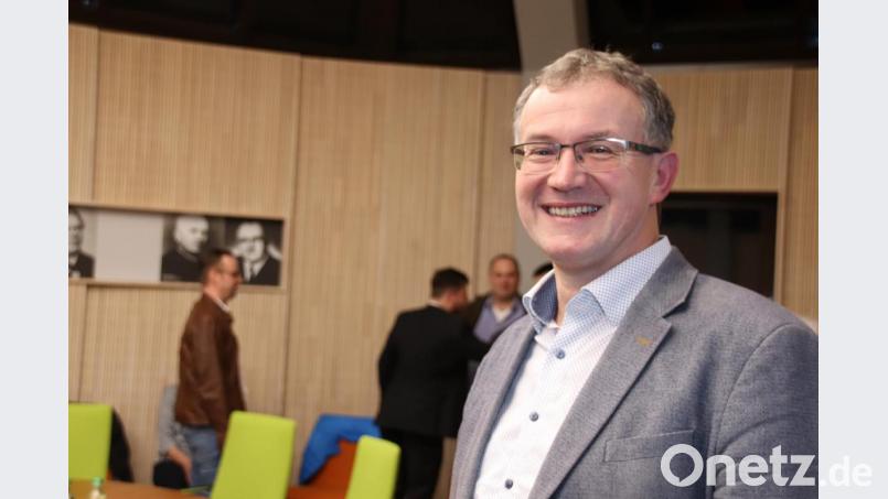 Franz Grabinger (55) hat gut lachen: Der bisherige Zweite Bürgermeister von Schwarzach wird Erster Bürgermeister. Die Wähler sprachen ihm am Sonntag mit deutlichem Vorsprung das Vertrauen aus. Bild: Thomas Dobler