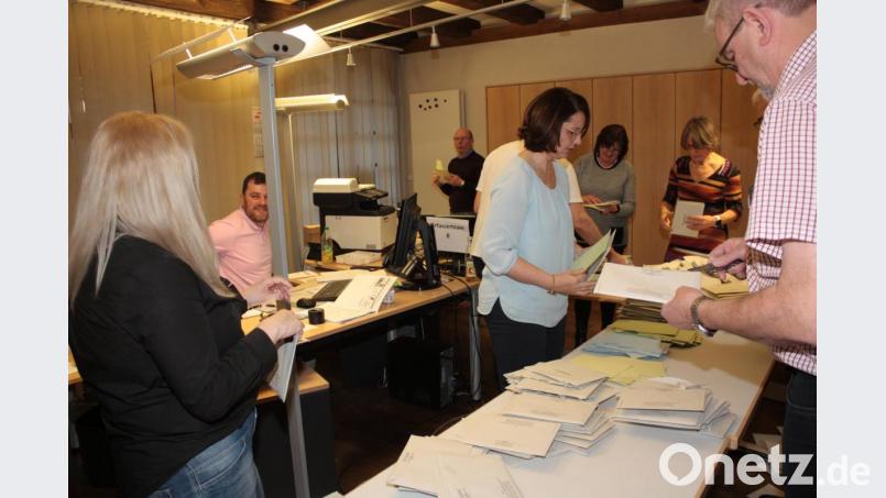 Kommunalwahl 2020 Neustadt: Auszählung in den Briefwahllokalen im Rathaus. Bild: ui