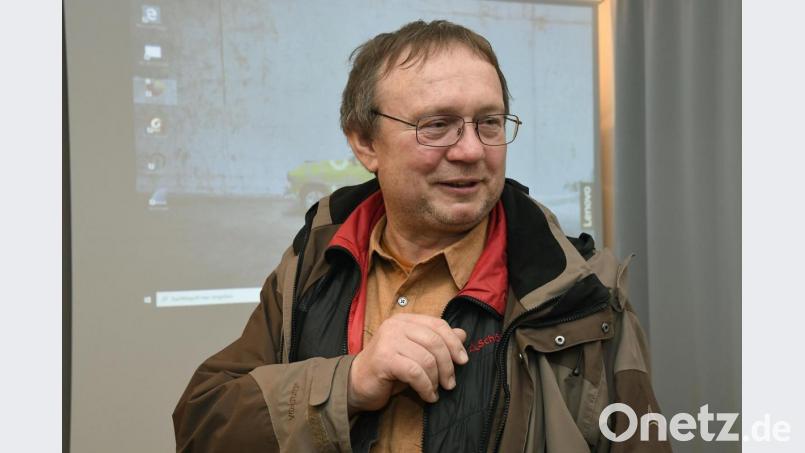 Peter Eckert, der Landratskandidat der Grünen, nimmt’s auf die leichte Schulter. Er sieht seine Partei gerade durch die Unterstützung vieler junger Leute derart im Aufwind, dass ihn sein Ergebnis nicht traurig macht. Bild: Petra Hartl