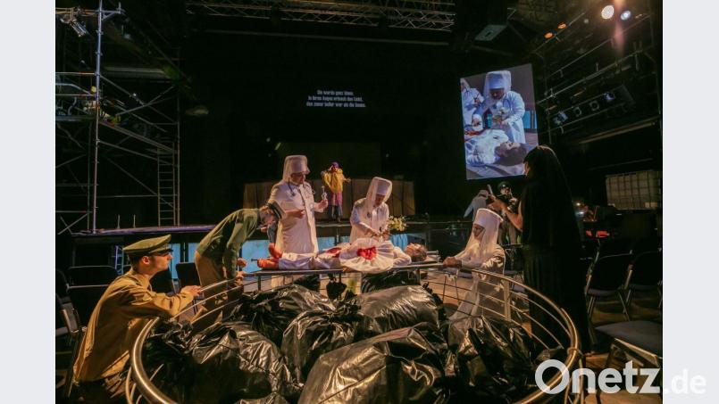 Zwischen Barock und Techno bewegt sich die Produktion der neu geschaffenen Musiktheaterperformance &quot;M&#039;Orpheo&quot; am Theater Regensburg. Bild: Jochen Quast