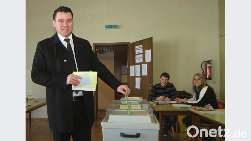 Landrat Thomas Ebeling (CSU) wählte am Sonntag in Rappenbügl (Stadt Maxhütte-Haidhof). Bild: Hirsch