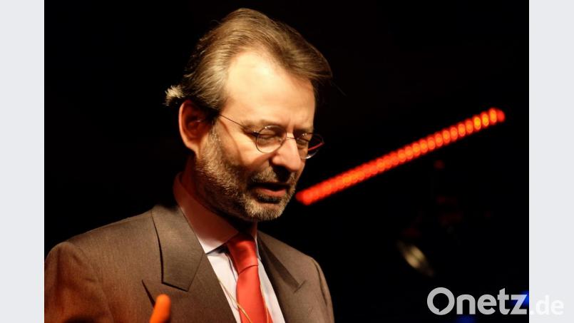 Rossanno Sportiello gibt auch Konzerte in der New Yorker Carnegie Hall. Im Weidener Bistrot Paris sitzt er zum Greifen nahe am Flügel und offenbart seine Auffassung von Chopin: Hochvirtuos und technisch brillant! Bild: lr