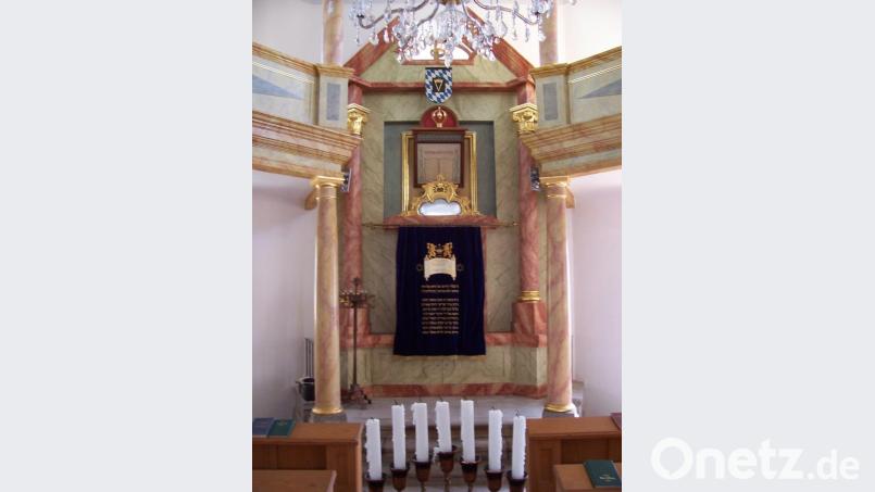 Der Thoraschrein in der Synagoge in Floß. Sie steht heute unter Denkmalschutz. Erbaut wurde sie auf dem Judenberg 1815 bis 1817. Bei den Novemberpogromen 1938 wurde die Innenausstattung komplett zerstört. Archivbild: Dieter Dörner