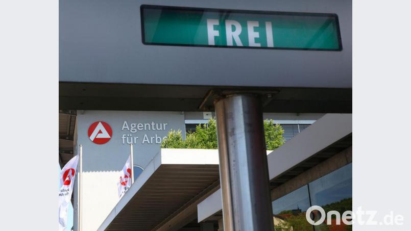 Bei der Agentur für Arbeit und im Jobcenter entfallen wegen der Corona-Krise alle persönlichen Gesprächstermine ohne Rechtsfolgen. In einer Presse-Info steht: „Kunden müssen nicht absagen. Sie müssen auch nicht anrufen.“ Bild: Wolfgang Steinbacher