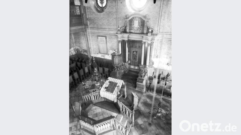 Die Innenansicht der nach dem Brand von 1822 erbauten und 1934 der Stadt Sulzbach überlassenen Synagoge. Bild:  Stadtarchiv Sulzbach-Rosenberg